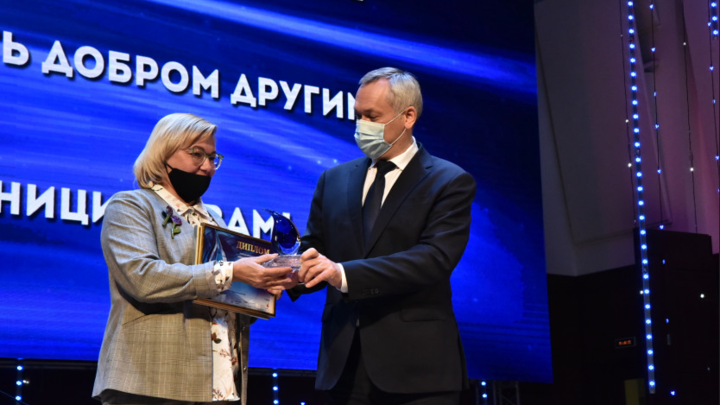 Губернатор Травников принял участие в подведении итогов этапа премии Гражданская Инициатива