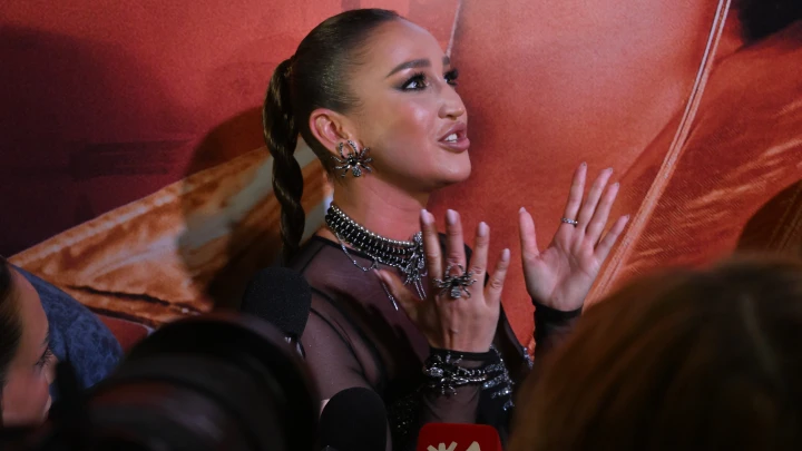 Меня трясёт!: Бузова рыдает в отчаянии из-за поддельных постов о материнстве