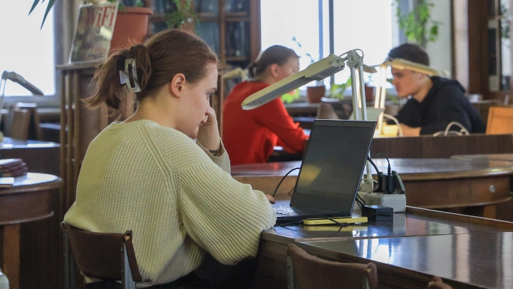 Лингвист Катышев разъяснил правила написания Вы и Ваш с большой буквы Лингвист Катышев разъяснил правила написания Вы и Ваш с большой буквы