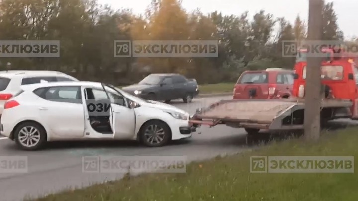 В Санкт-Петербурге водитель потерял сознание за рулем и устроил ДТП