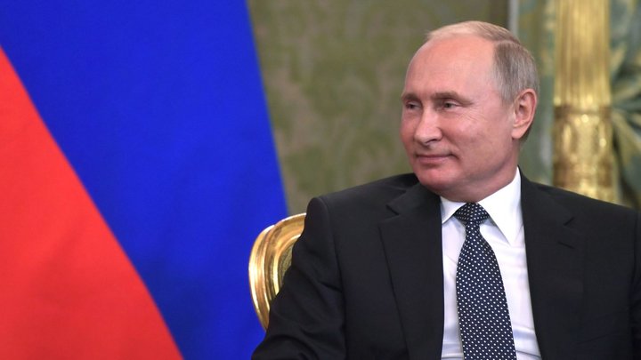 «Надо осознать, где находимся»: Путин потребовал от чиновников не спать на ходу