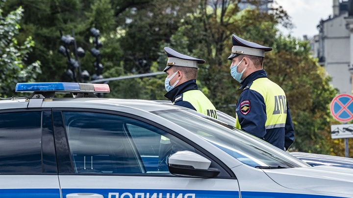 В Новосибирске авто с чужими номерами нарушает ПДД и собирает штрафы