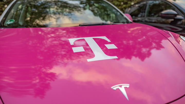 На Украине объявили войну Илону Маску. Русские хохочут: И интернет, интернет поломайте!