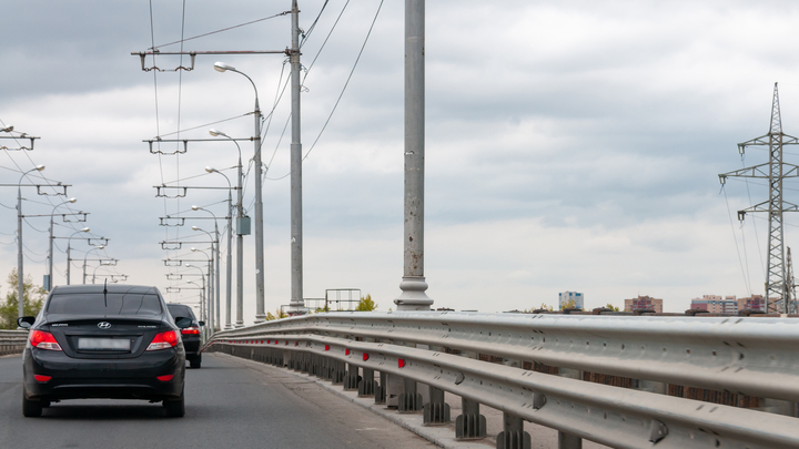 В Новосибирской области потратят 82,9 млн рублей на замену дорожных ограждений