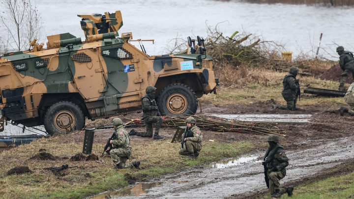 Многочисленные колонны: Польская военная техника появится у границ России