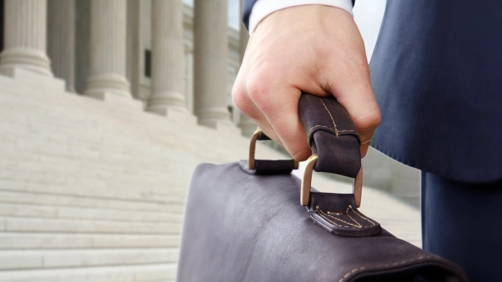 Mash: Глава Росаккредитации уволился из-за фальшивых свидетельств на автомобили