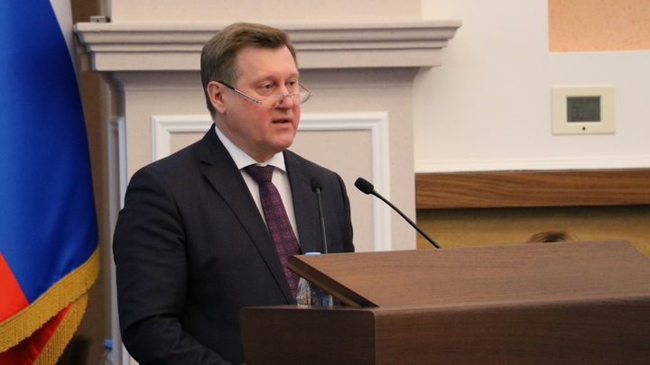Десять депутатов поставили неуд мэру Новосибирска за работу в 2021 году