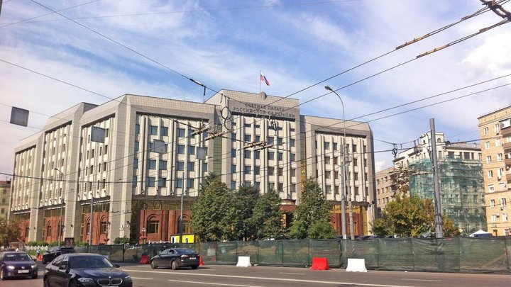 Что это за ерунда? В первый раз слышу! Мень не подозревает, что его задержали
