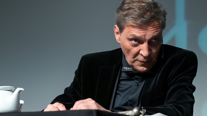 Конфискация у Невзоровых* в России: Забрали землю, дом и автомобиль