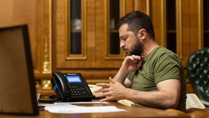 В Крыму готовятся к приезду Зеленского: Будет спецпомещение, питание и отопление