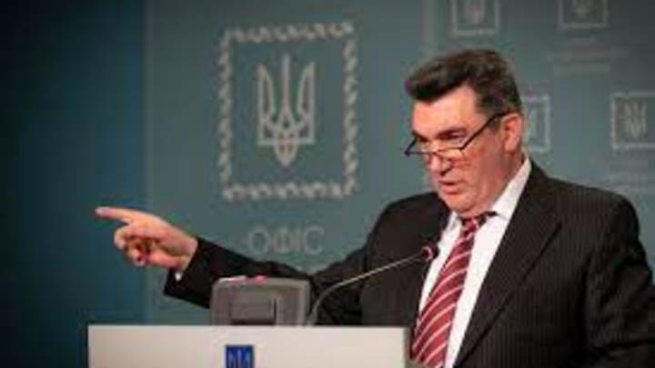 Данилов назвал украинцев крысами и призвал проверить всех на связь с Россией