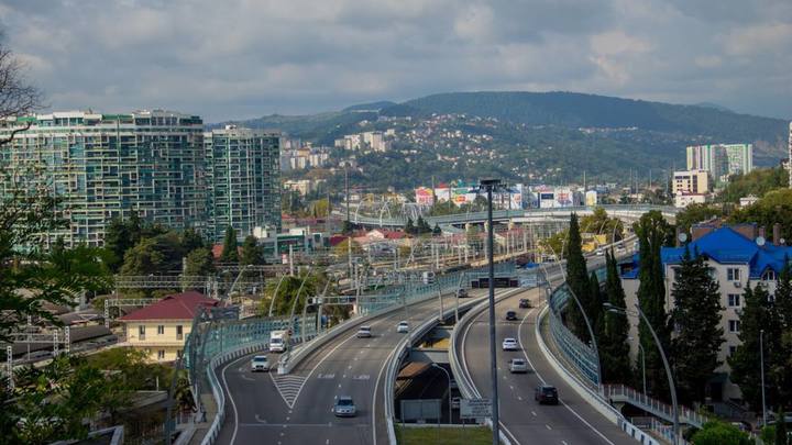 Пешеходные переходы и новая парковка решат проблемы с пробками в Сочи?