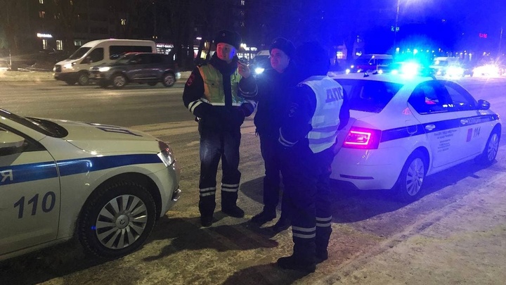 Три автомобиля столкнулись на кривом перекрёстке возле плотины в Челябинске