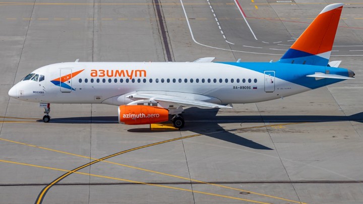 Пассажиры Superjet подают в суд на пилотов Азимута после ЧП в Анталье - СМИ Турции