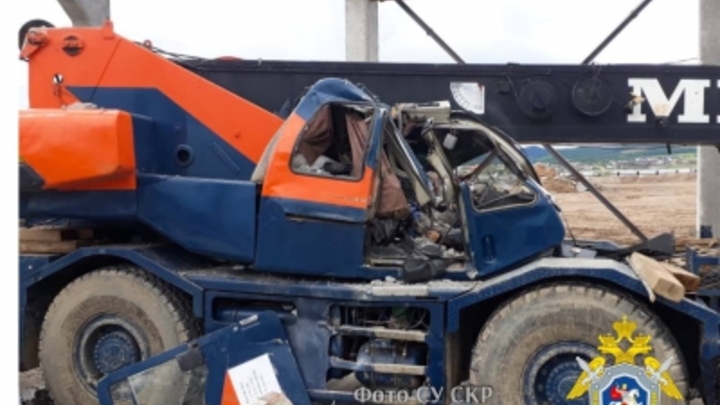 Мужчина погиб под бетонной балкой в Чите