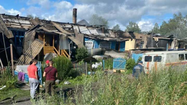 Больше 20 человек остались без жилья после пожара в Кузбассе