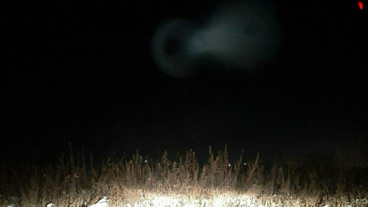 В небе в Астане зафиксировали полет неизвестных светящихся объектов: Видео, версии, комментарий властей