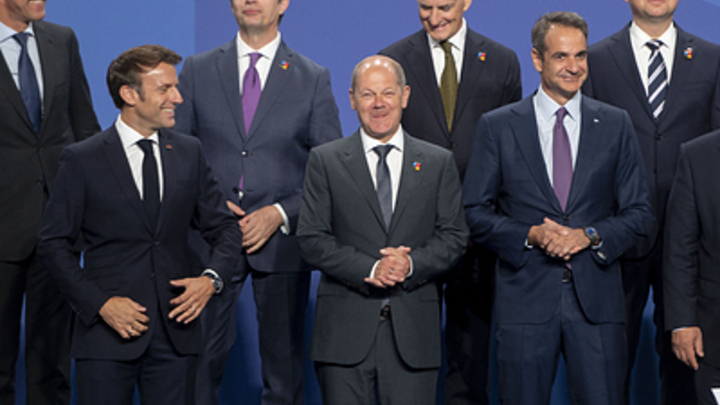 Немцев возмутили циничные смешки Шольца на тему будущего Украины