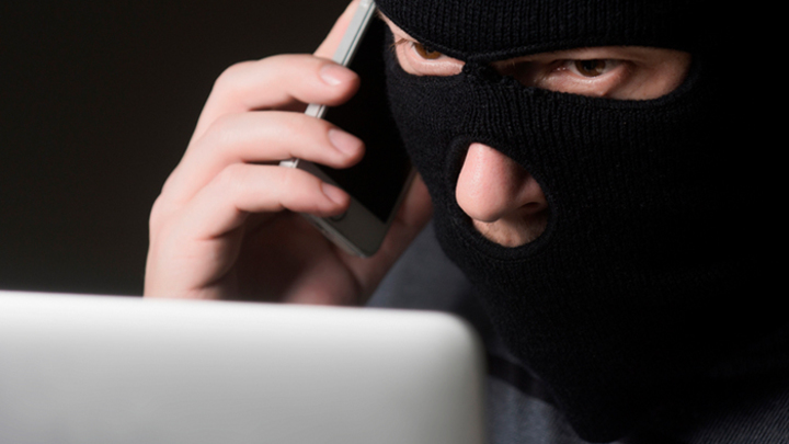 В Сочи телефонный террорист сообщил о минировании моста