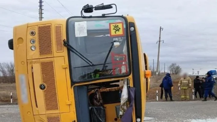 ДТП со школьным автобусом под Волгоградом: сколько человек погибло, причины аварии, видео