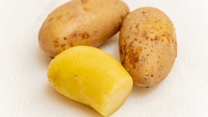Потрите кожуру: Эксперты рассказали, как выбрать правильный картофель в магазине