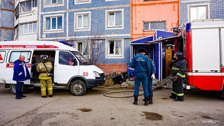 В Ростове во время пожара в многоэтажке погиб человек