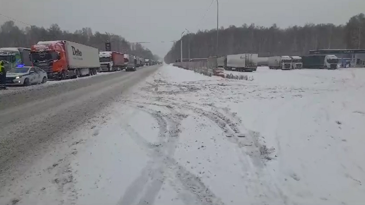 Новые ограничения ввели на трассах в Челябинской области