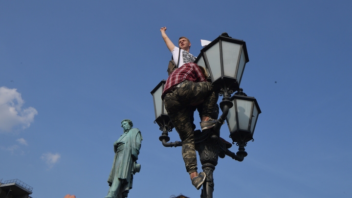 Поражены шизофренией: Пучков о призывающих выйти на митинг в поддержку Голунова 12 июня