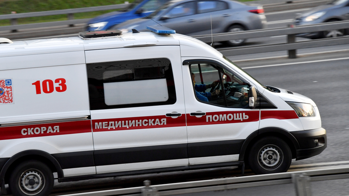 Москвич случайно задавил знакомую на автомобиле «Lada»