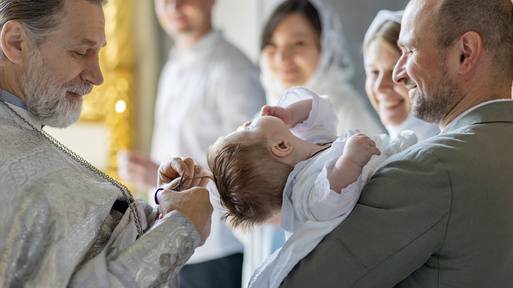 Священнослужитель Савченко уточнил, кого нежелательно делать крёстными родителями