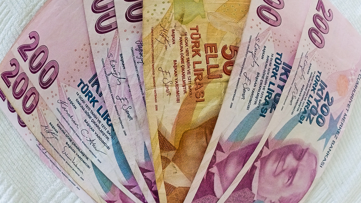В Турции возникли проблемы со снятием наличных в банкоматах