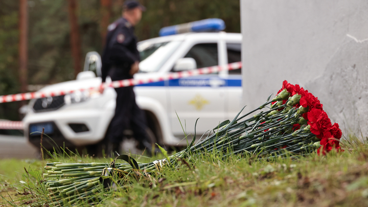 В Перми появился стихийный мемориал в память о Пригожине и Уткине