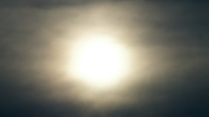 Старый сельский батюшка рассказал, чем истинный свет отличается от тьмы