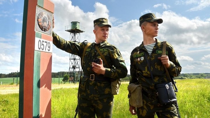 Литовские пограничники возвращают нелегалов обратно в Беларусь