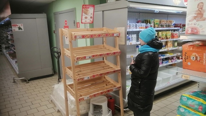 Хлеба нет: перебои с поставками продуктов в Челябинске продолжаются