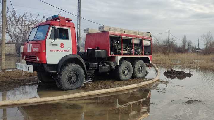 На Кубани остаются подтопленными 66 участков и 10 домов