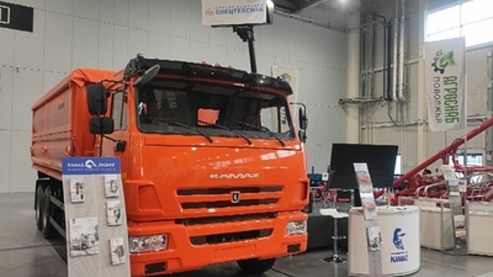 КамАЗ взял на работу мигрантов, а теперь готовится трудоустроить и заключённых