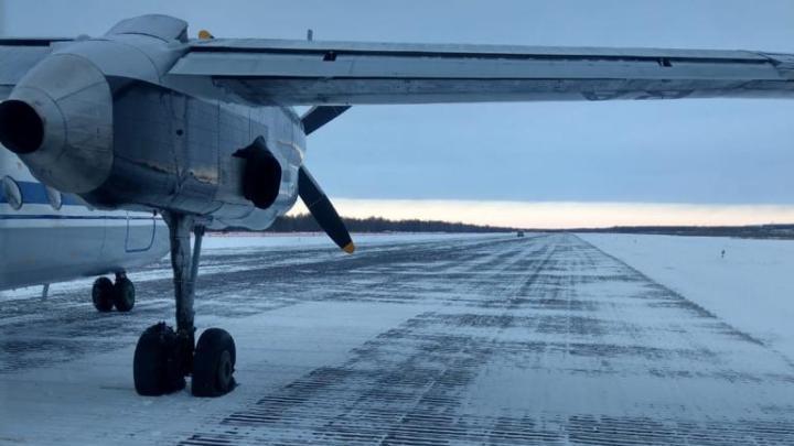 Ан-24 едва не столкнулся при взлете с грузовиком в аэропорту Охотска