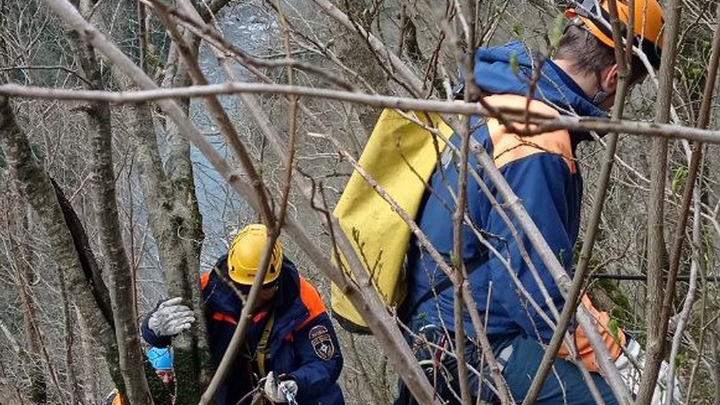 В горах Сочи спасатели нашли альпиниста, который пропал во время поиска упавших квадракоптеров