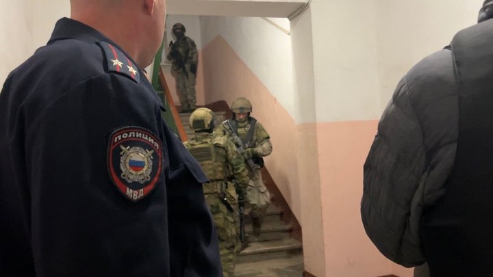 В полиции раскрыли подробности задержания вооруженного дебошира в Каменске-Уральском