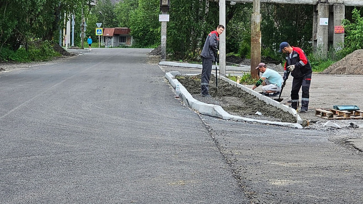 Проезжая часть на улице Орджоникидзе приведена в строй