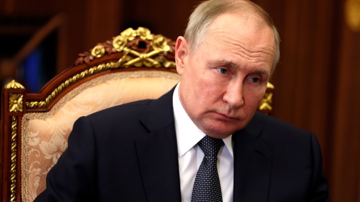 В Кремле рассказали, зачем Путин ездил в зону СВО