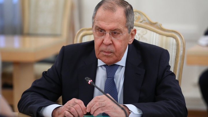 Я вам ничего не скажу: Лавров объяснил спектакль Запада с Навальным