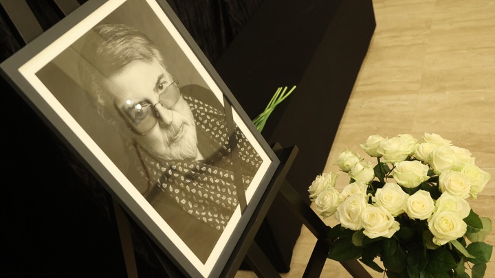 Прощание с актёром Ширвиндтом раскрыло внутренний конфликт в Театре Сатиры