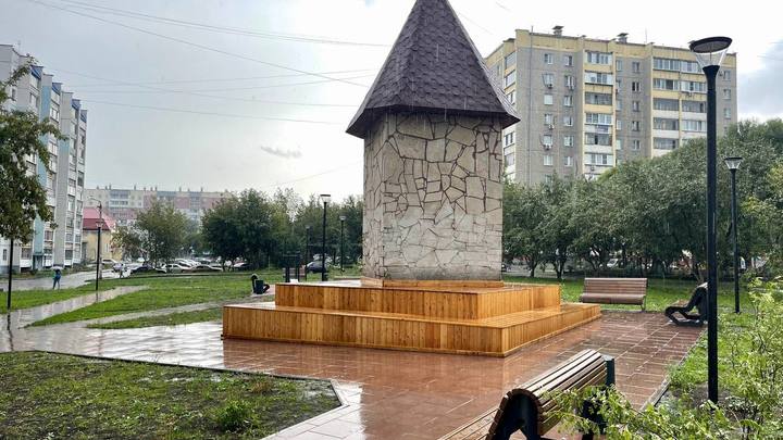 В Челябинске открыли сквер с башней