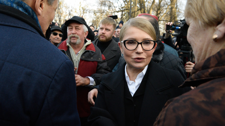 Маски сброшены: Тимошенко обвинила Зеленского в сдаче Украины