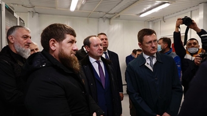 Путин присвоил супруге Кадырова звание Мать-героиня