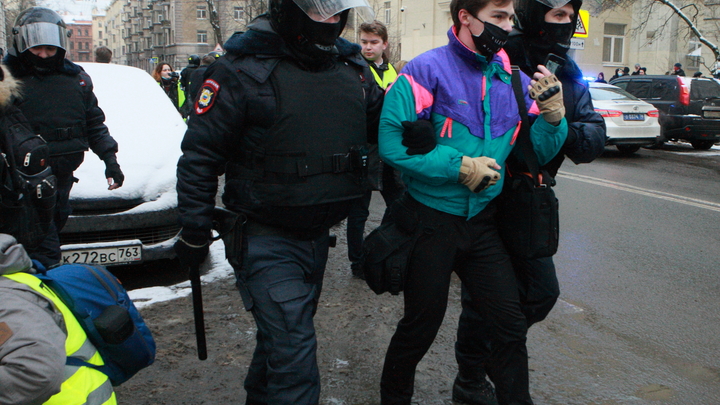 И до свидания, мама…: Чем заканчиваются митинги для поколения тиктокеров