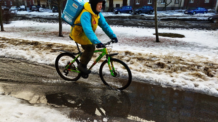 Нижегородские коммунальщики вышли на борьбу с гололёдом из-за потепления