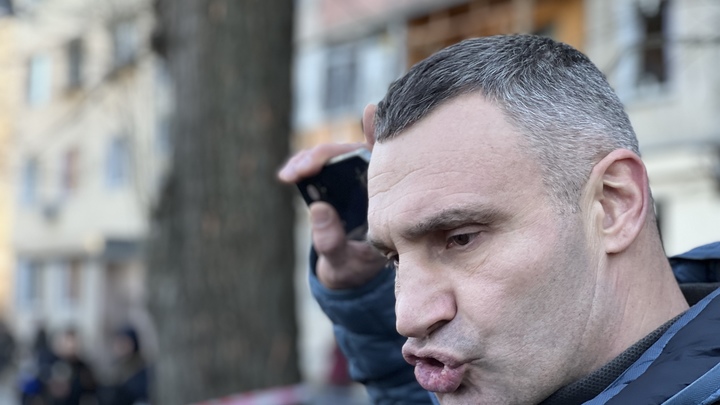 Ни воды, ни света: Кличко вышел в прямой эфир после ударов по Киеву